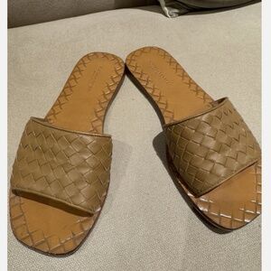 Bottega Veneta Brown Intrecciato Nappa Flat Sandals in size 36.5